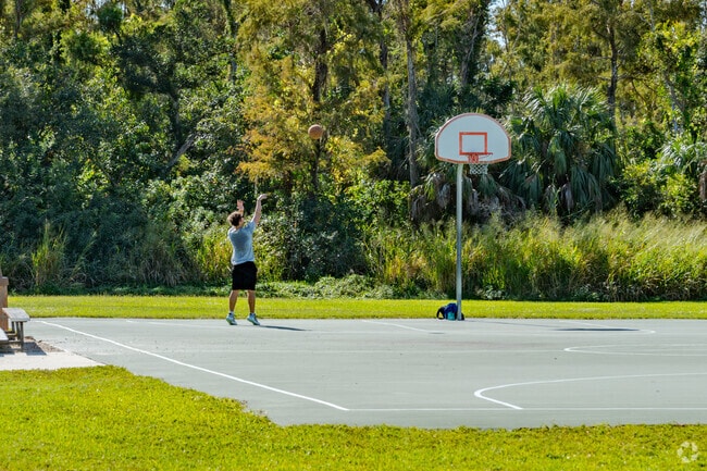 Many Villas residents enjoy shooting hoops at Hunter Park.