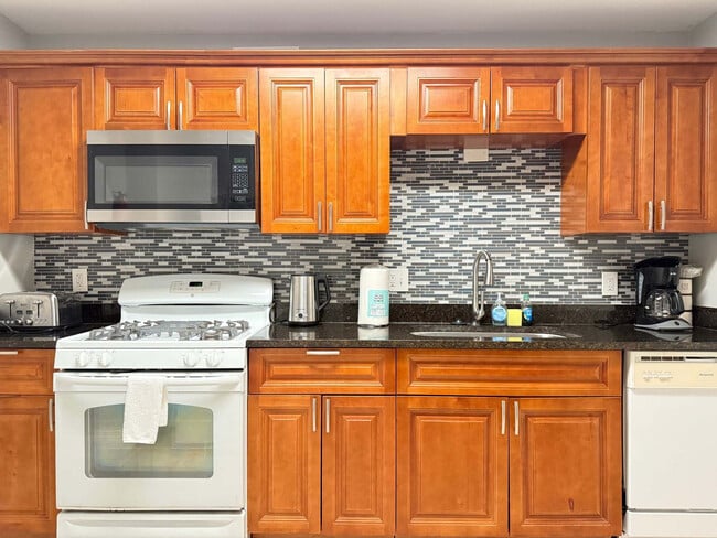 215 Piedmont Ave NE unit ID1299385P, Atlanta, GA 30308 - photo 2