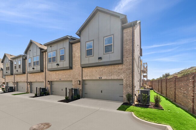 4839 Fuller Ct unit 705, Irving, TX 75038 - photo 2