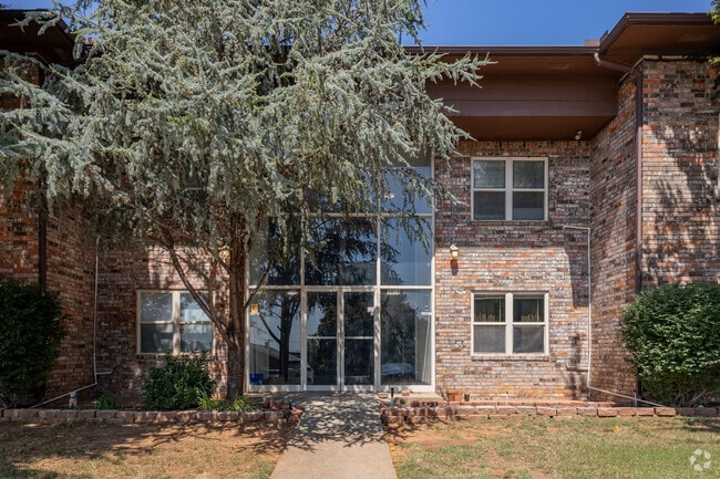 Ten15 at Hurd, Edmond, OK 73034 - photo 2