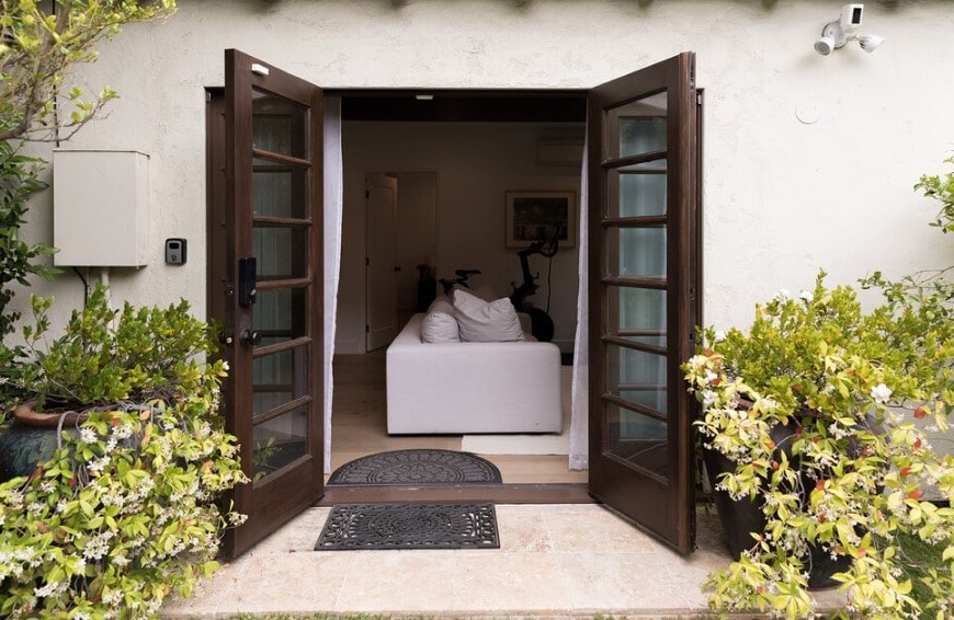 Fully Furnished Gem in a Prime Location, Los Angeles, CA 90036 - photo 1