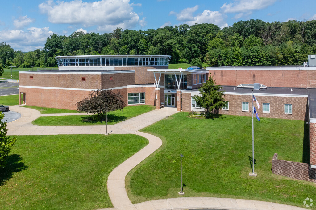 Blue Mountain Middle School serves 575 students grades 6-8 with a B rating on Niche.com.