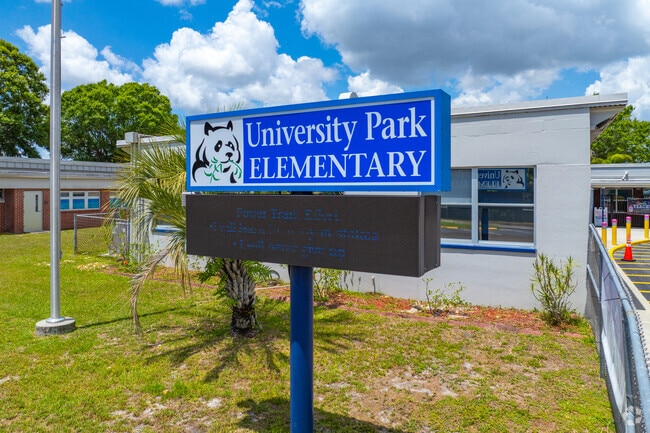University Park Elementary School is close to institutions like Florida Institute of Technology, promoting a culture of learning.