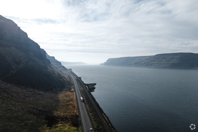 Hermiston sits next to the Columbia River, which supports shipping and transportation.
