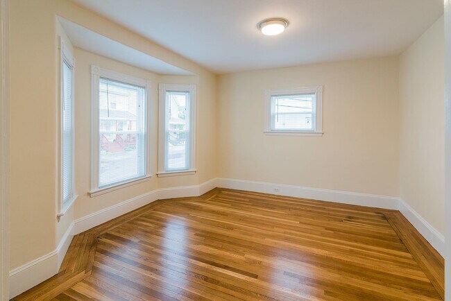58 Saunders St, Allston, MA 02134 - photo 5