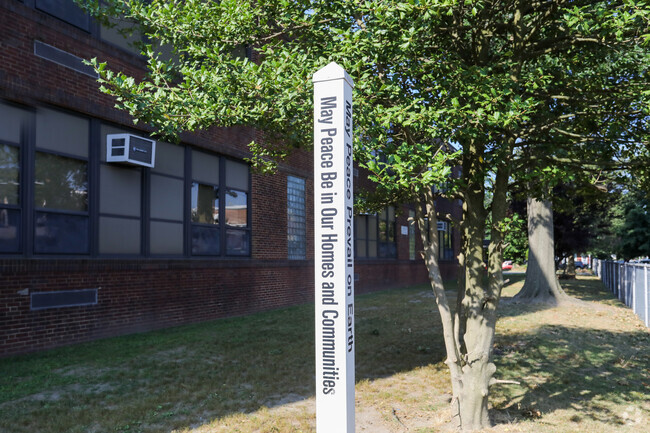 A pole with positive messages helps Washington Elementary School foster a safe environment.