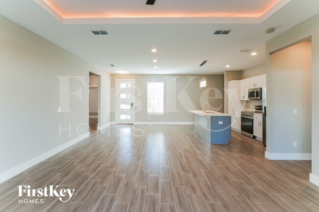 1666 Redfin Dr, Kissimmee, FL 34759 - photo 2