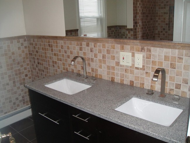 14 Eaton St unit 1, Providence, RI 02908 - photo 3