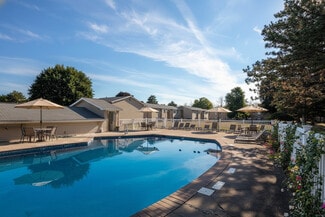 900 Calm Lake Cir, Greece, NY 14612