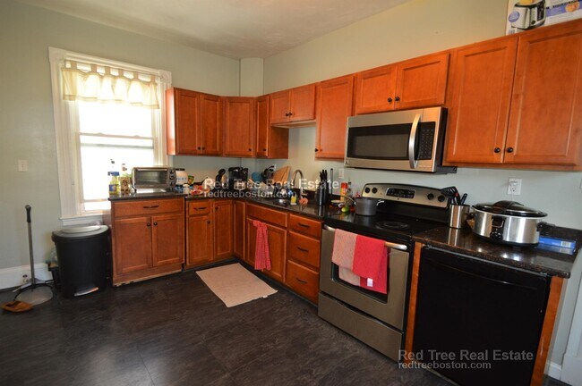 11 Reedsdale St unit 2, Allston, MA 02134 - photo 3