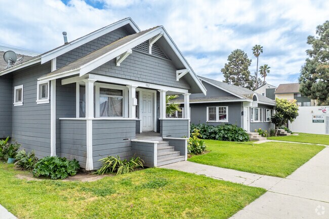 Homes in the Downtown Oxnard area are smaller ranch style homes.