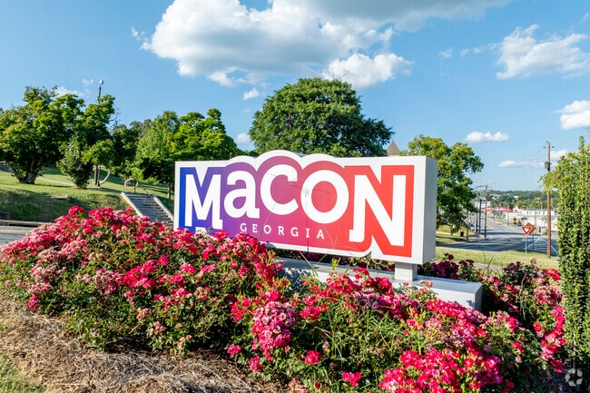 Pleasant Hills Historic District is only 2 miles from I-75 to Atlanta.