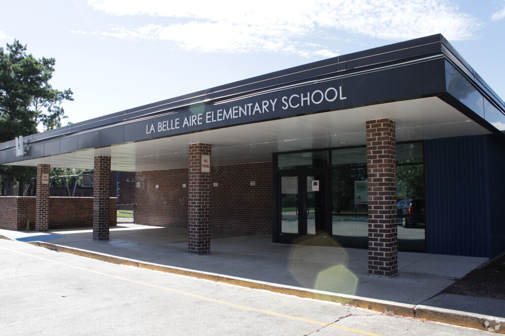 Main entrance to Labelle Aire Elementary School in Park Forest/LA North, Baton Rouge LA