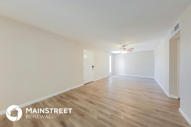 4322 E Saint Catherine Ave, Phoenix, AZ 85042 - photo 3