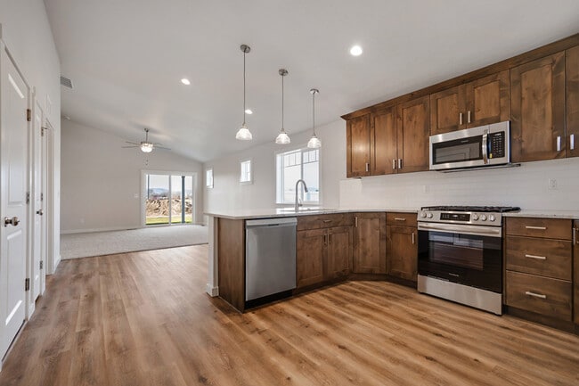 1385 Cresent St, Weiser, ID 83672 - photo 3