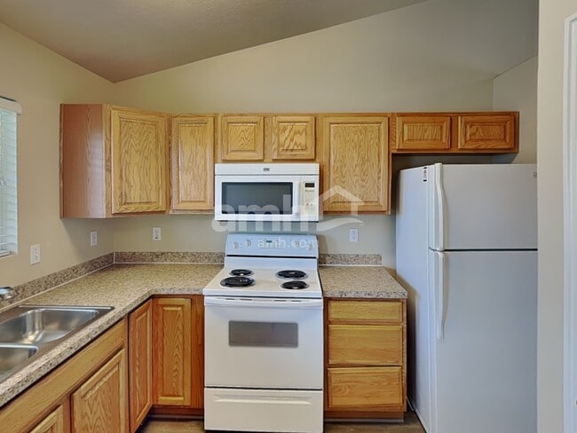 1169 N Orchard Ave, Ogden, UT 84404 - photo 3