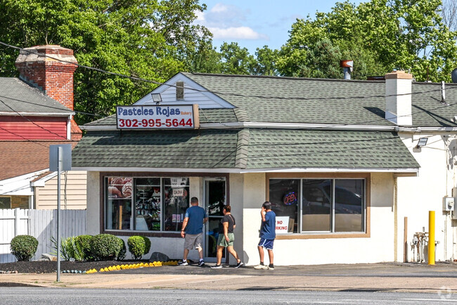Pasteles Rojas Bakery is one of the local favorites for anything baked in Roselle.