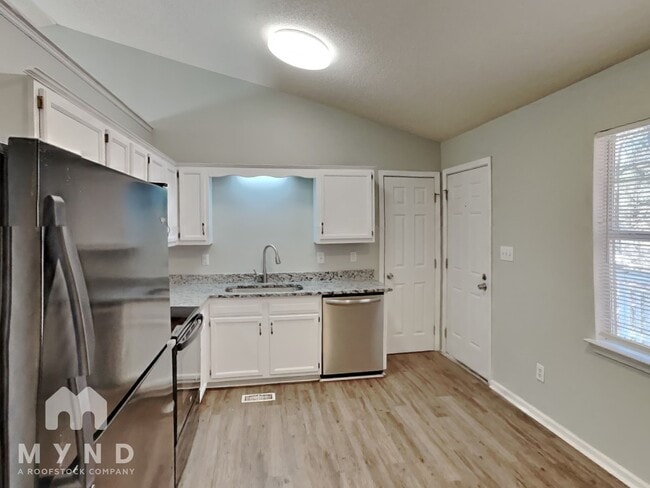 712 14th Ave NW, Center Point, AL 35215 - photo 2