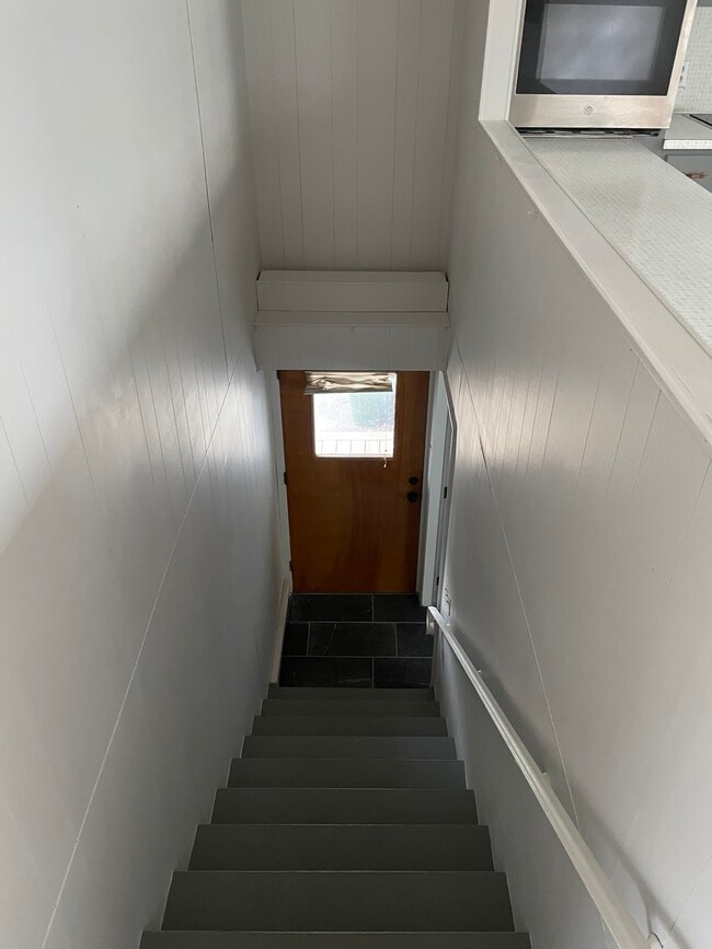 53 Dartmouth St unit 53 Dartmouth Street, Laconia, NH 03246 - photo 2