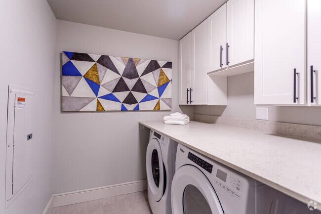 2BR, 2BA - TH-1