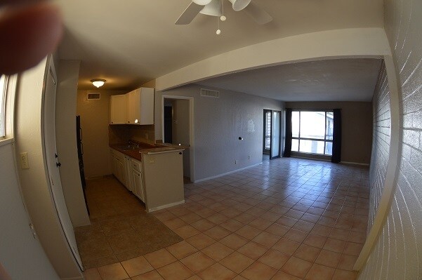 3828 N 32nd St unit UPPER, Phoenix, AZ 85018 - photo 2