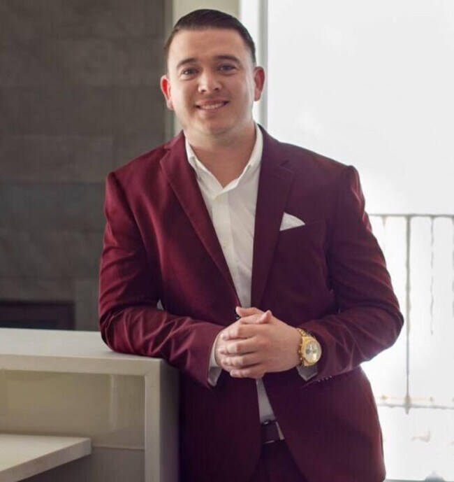 Agent Photo