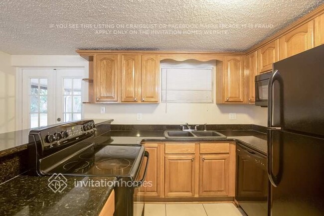 11811 Roselawn Ave, Seffner, FL 33584 - photo 5