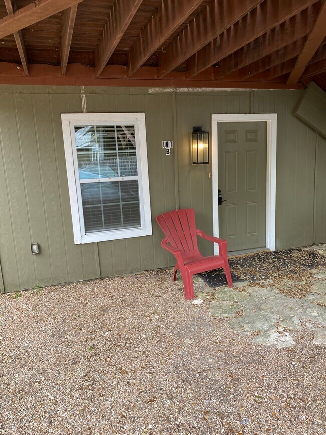 4521 Merle Dr unit B lower, Austin, TX 78745 - photo 4