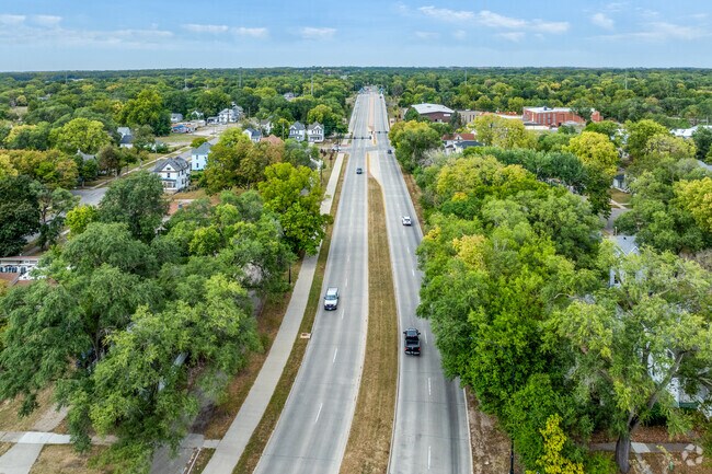 US 63 runs through the Franklin Gateway neighborhood and makes the daily commute easier.