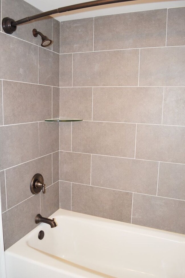 214 North Ave unit D, Burlington, VT 05401 - photo 4