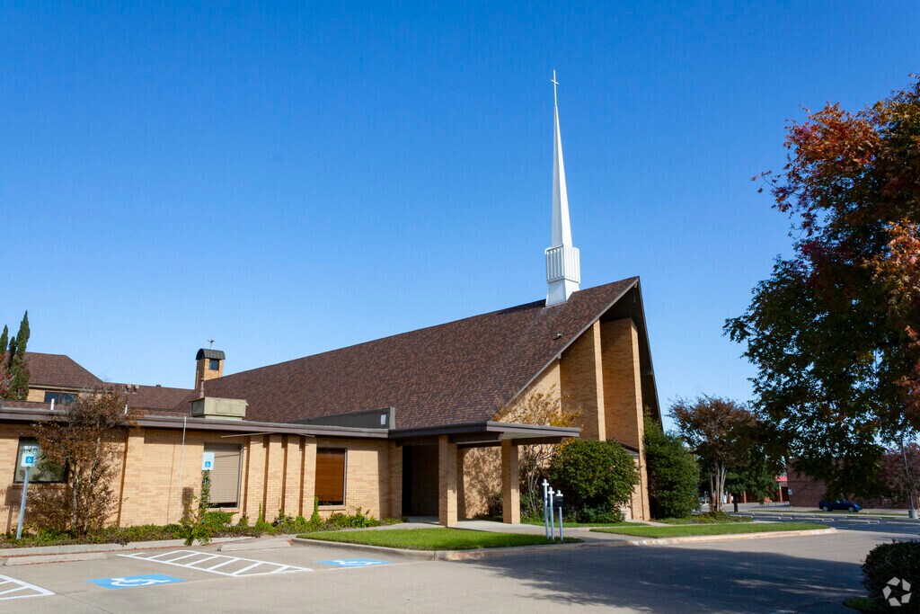 Pathway Christian Academy features private education in the neighborhood of 
Hallmark Camelot.