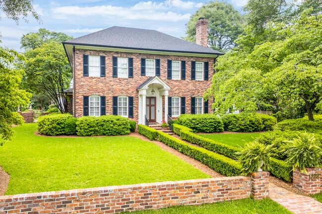 This Colonial Revival has superb curb-appeal.