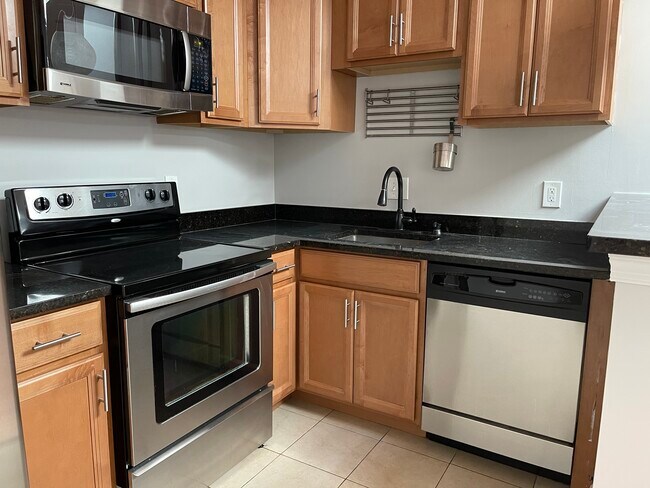 1952 3rd St NE unit 201, Washington, DC 20002 - photo 4