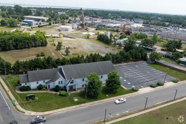 LifePoint Academy has plenty of parking.
