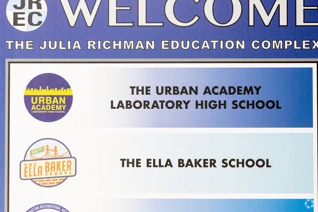 Igniting curiosity at Urban Academy Laboratory High School, Lenox Hill.