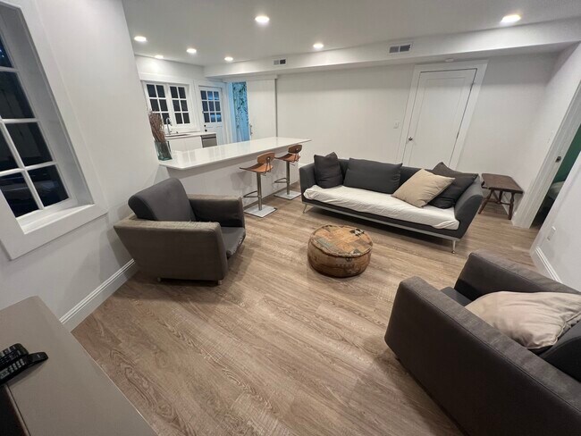 living room, W/0 furniture now