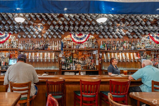 The Olde Hickory Tap House is has a fun atmosphere and impressive tap collection near Ridgeview.