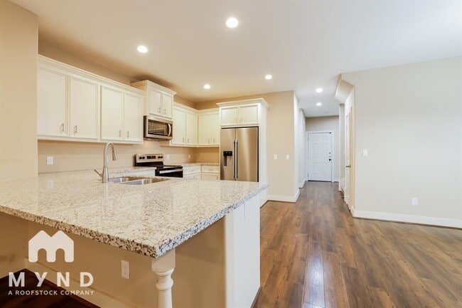 5003 Higgins St, Houston, TX 77033 - photo 5