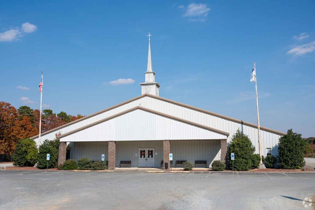 Monroe Charter Academy provides education in the neighborhood of 
Union County.