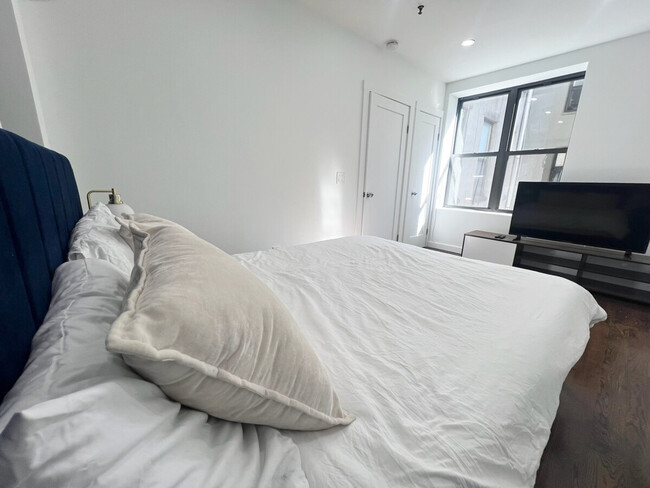 18 Avenue B unit ID1051277P, New York, NY 10009 - photo 6