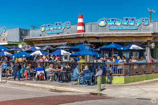 O'maddy's bar & grill has indoor an outdoor sitting for you to enjoy near the water.