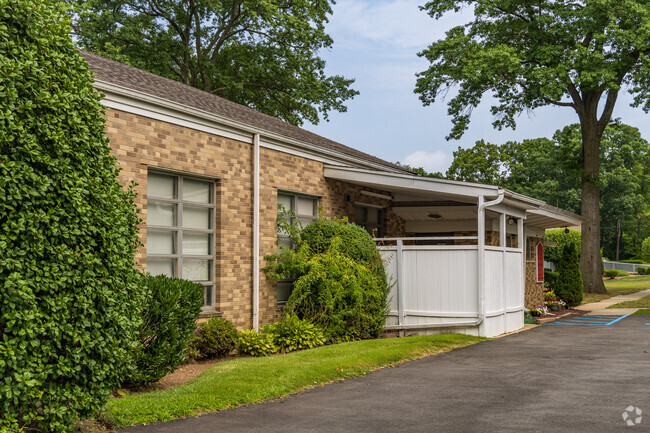 David Gregory School is an above-average, private school located in Paramus, NJ.