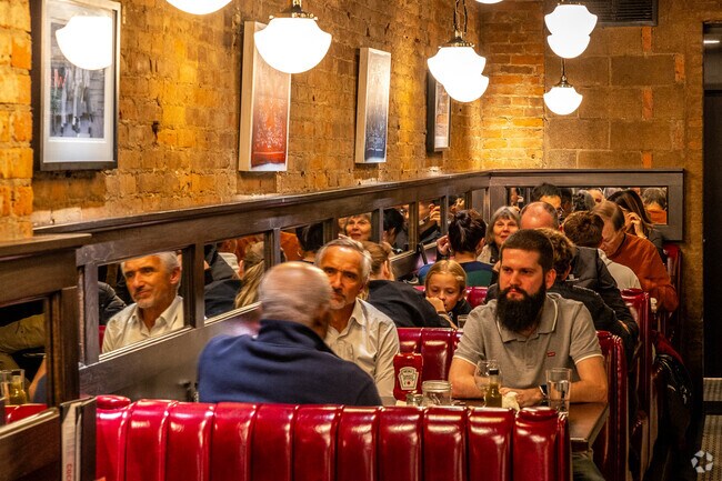 Walnut Ridge is close enough to Downtown Iowa City to enjoy its variety of restaurants.