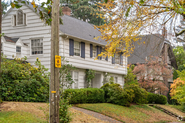 You can find many multi level homes in the Alameda neighborhood.