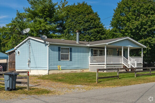 Ranch homes in Fairlawn often have shaded porches to escape the heat.