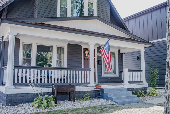 951 Tecumseh St unit B, Indianapolis, IN 46201 - photo 3