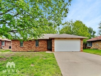 1155 W Lindberg St, Springfield, MO 65807