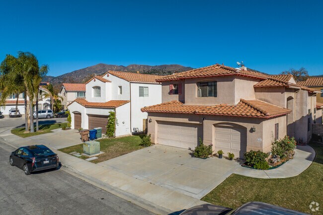 You can also find some Spanish or Mediterranean-style homes in Fillmore.