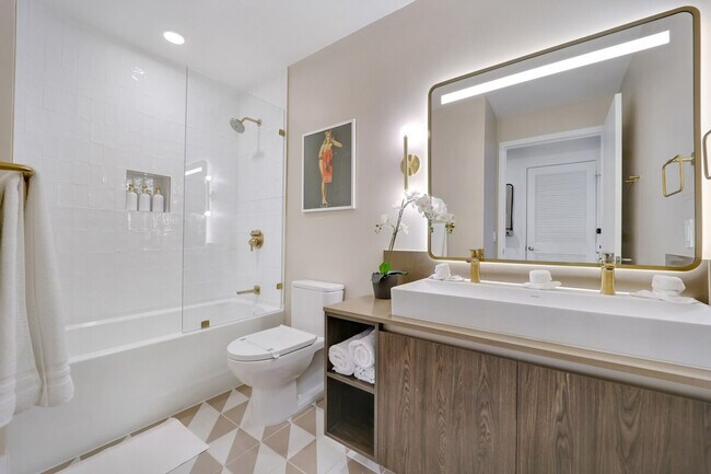 33 NE 2nd Ave unit ID1059808P, Miami, FL 33132 - photo 4