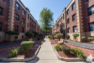 813 W Waveland Ave Unit 819-GDN, Chicago, IL 60613